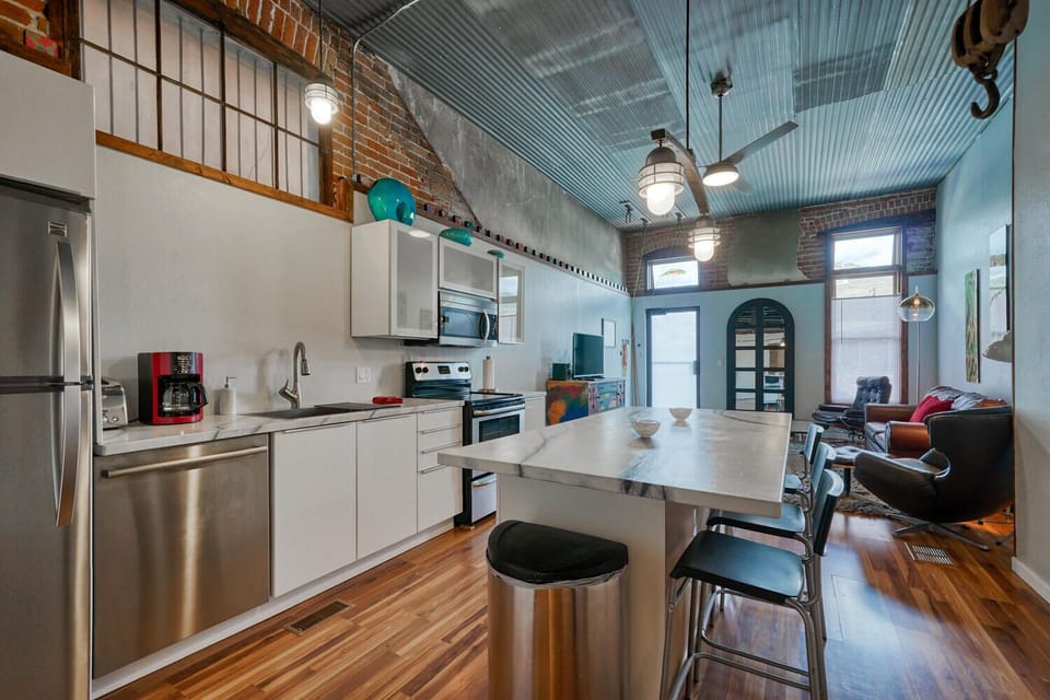 ~Spacious Living and Kitchen Area
~Full Size Kitchen 
~Streaming TV
