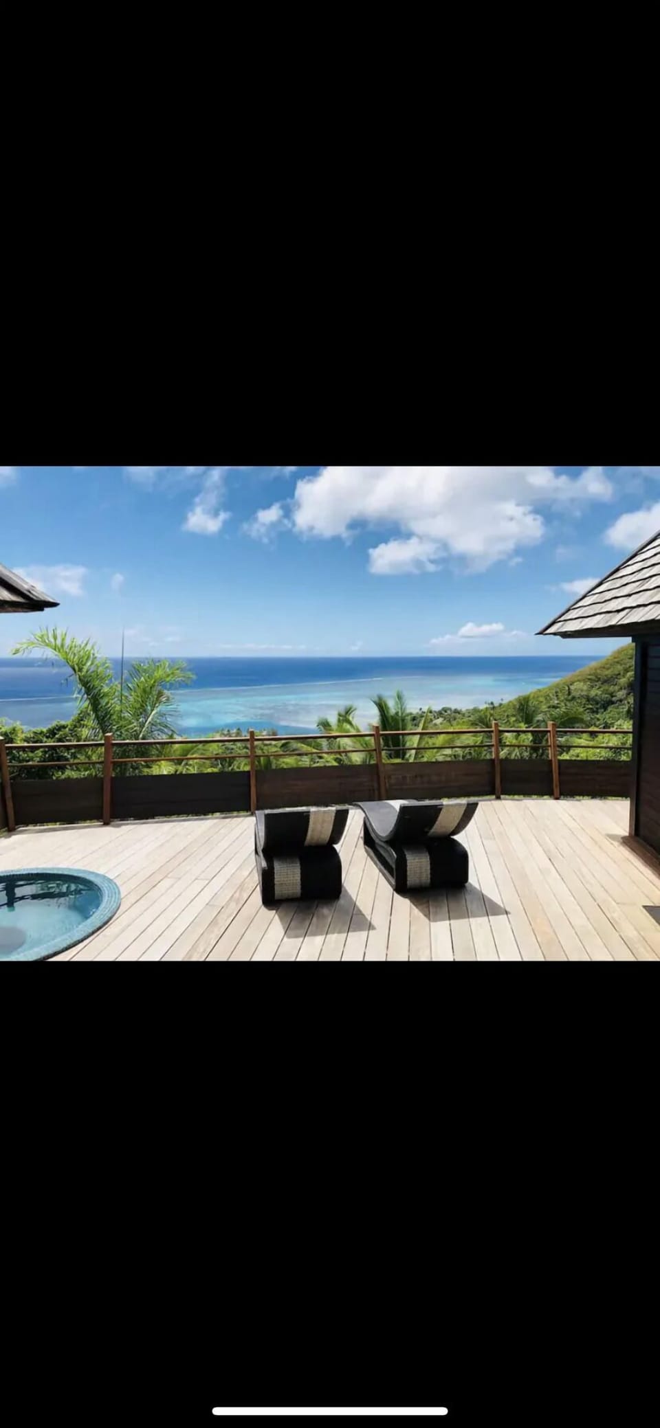 Deck with View of the Lagoon Reef  and reef