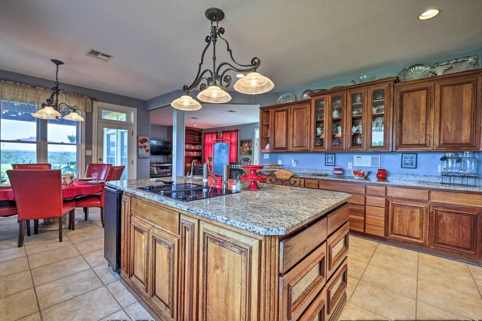 Kitchen | Fully Equipped | Blender | Coffee Maker