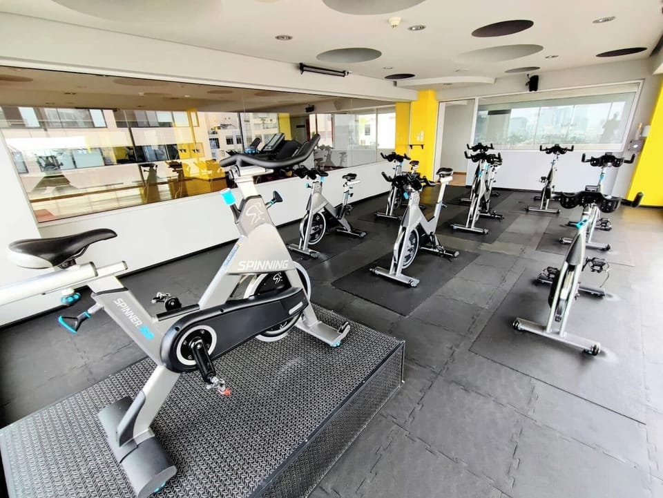The spinning room by the 16th floor offers a unique fitness experience. With panoramic views, high-energy music, and state-of-the-art spinning equipment, it creates an invigorating environment for guests to enjoy an intense workout and great views.