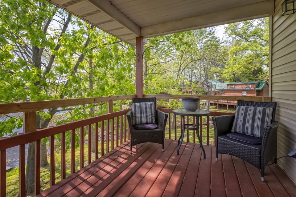 Upper level deck
