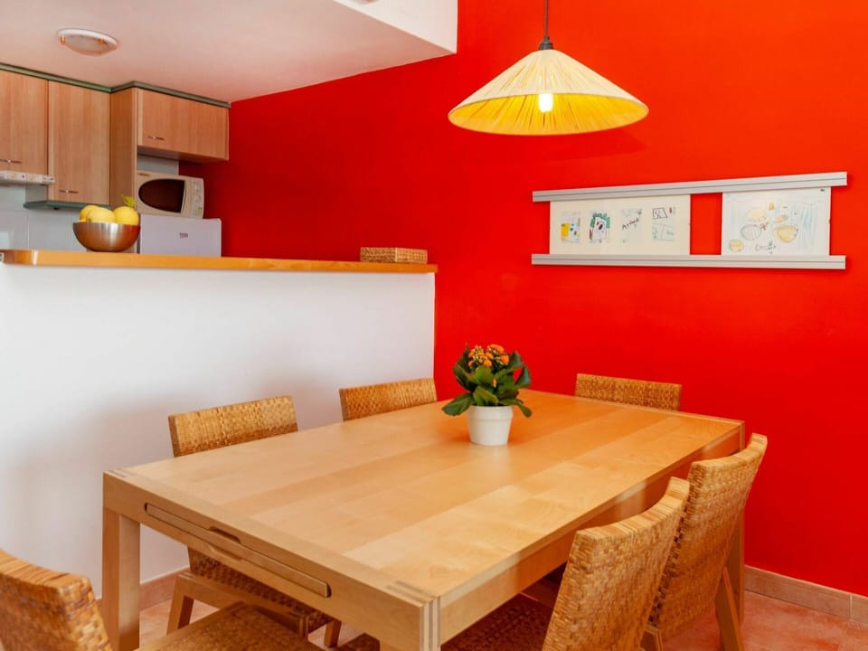 Table, Furniture, Property, Plant, Houseplant, Orange, Lighting, Wood, Interior Design, Yellow
