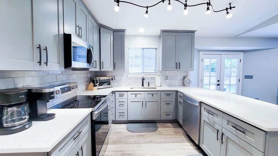 Fully Stocked kitchen