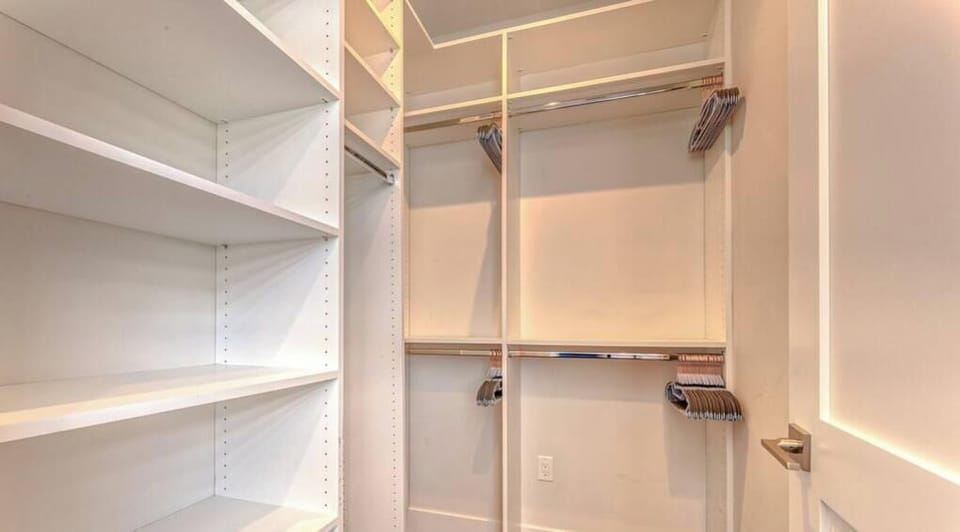 2nd Primary Bedroom- King Bed- En Suite Bathroom- Walk in Closet- 65” Smart TV with YouTube TV, Disney Plus & Apps