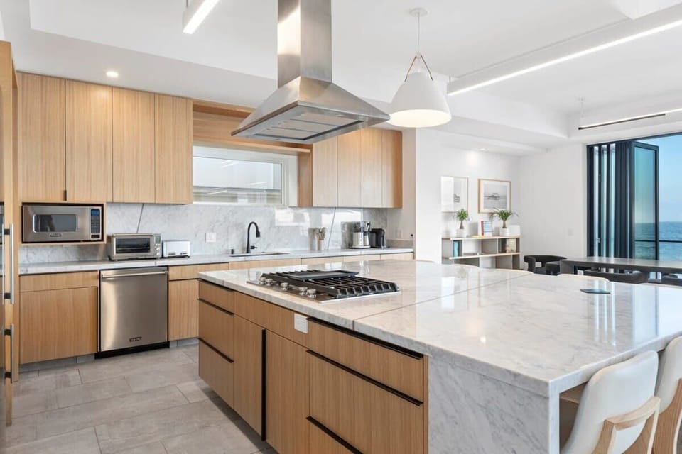Full, gas burning kitchen with all of your everyday cooking/baking needs supplied for you.