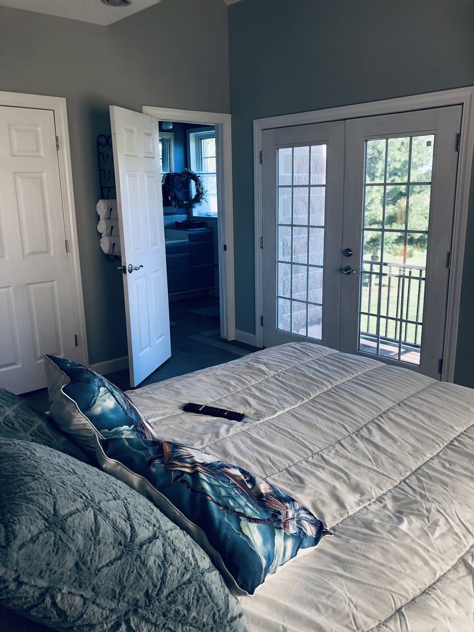 Track view Queen Room 