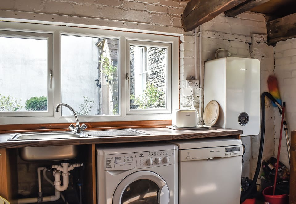Utility room | Stable Cottage - Yew Tree Cottage & Stable Cottage, Windermere