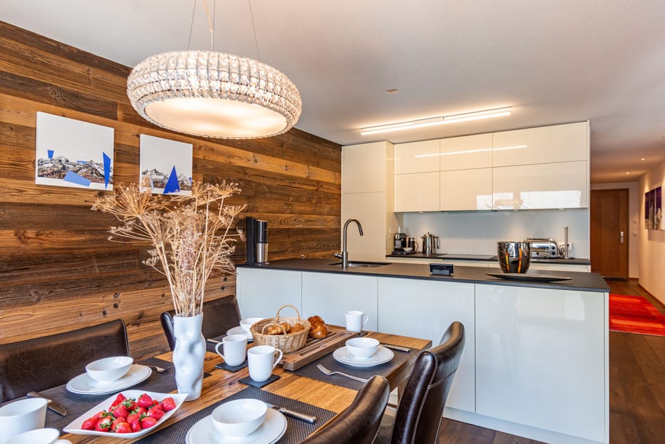 Kitchen, Dining area