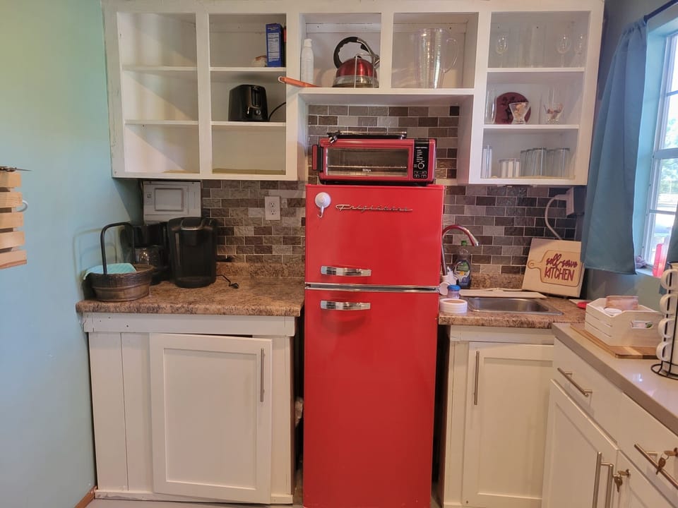 kitchenette 