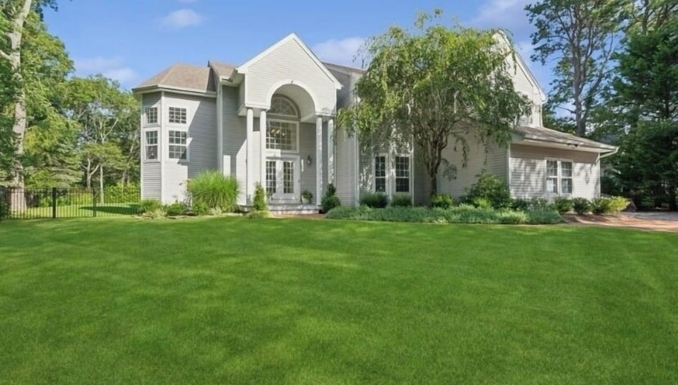 Spacious, Light filled 3,500 sq ft home