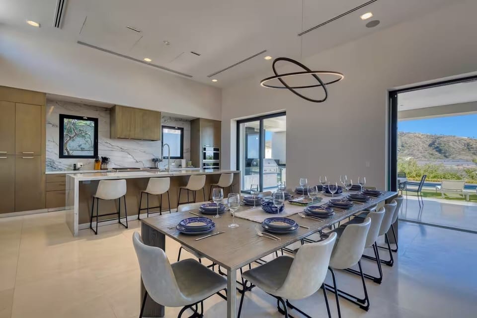 Dining room with seating for 12 - Island seating for 4.
