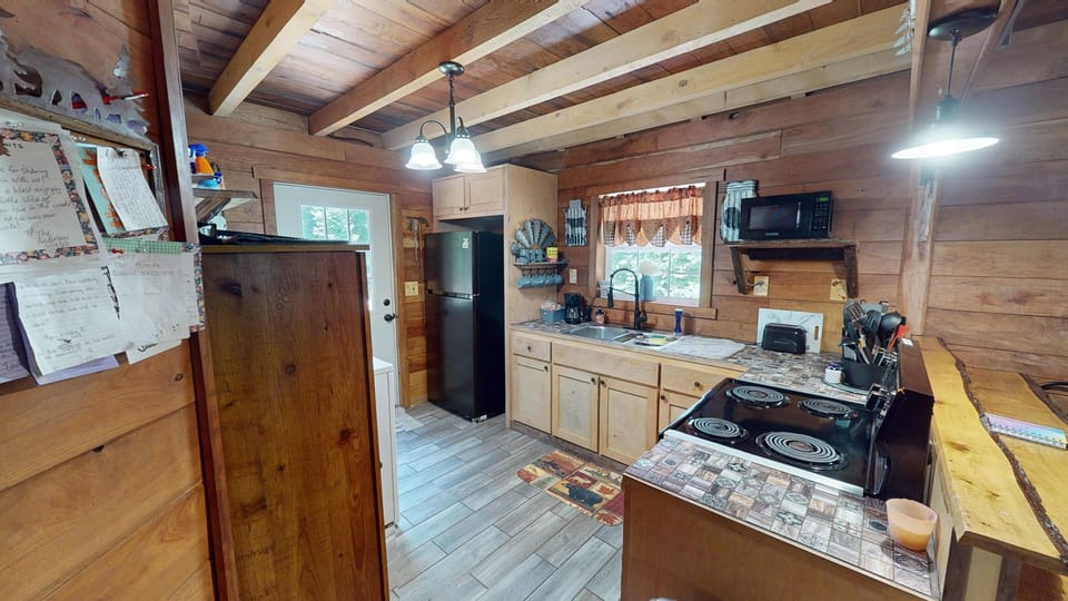 full kitchen 