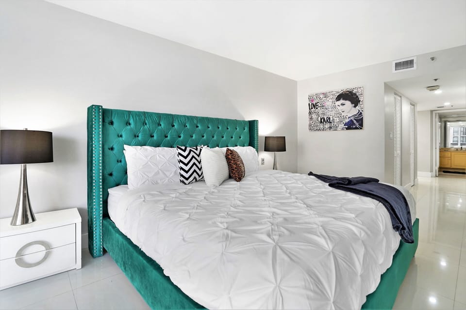 Master bedroom, king bed, balcony access, Roku tv, walk in closet, private bath