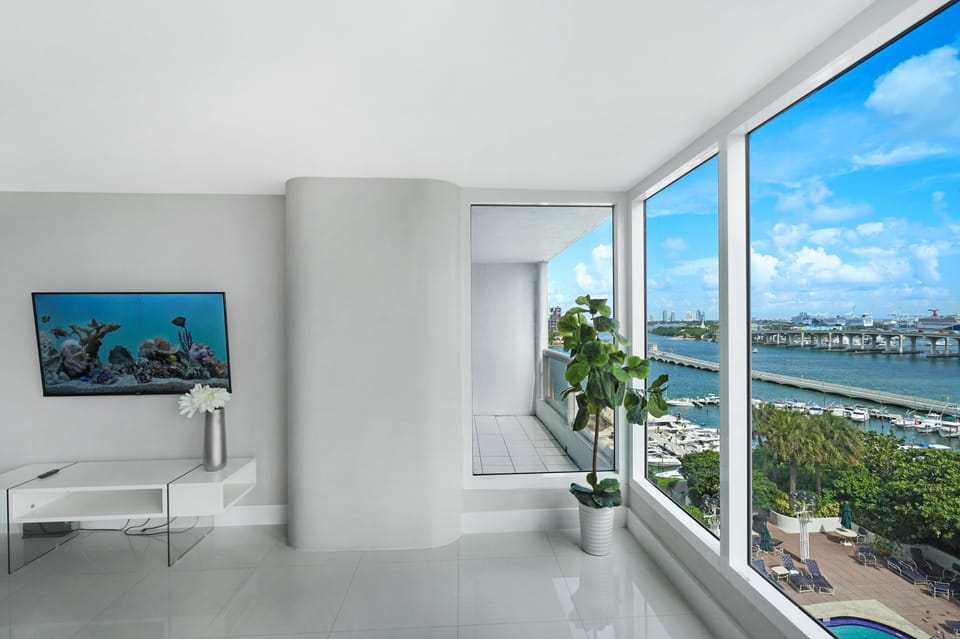 Living room, Roku Tv. Balcony Access, Amazing views of Biscayne Bay
