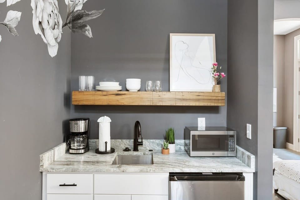 Kitchenette with coffee provided :)