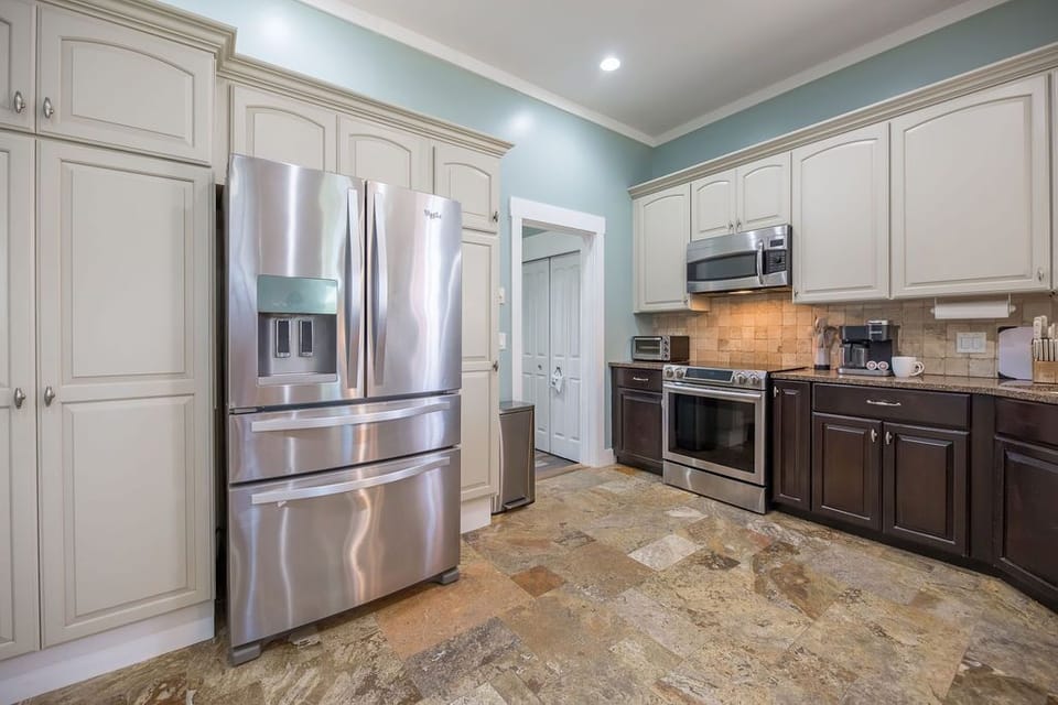 Kitchen, Upstairs