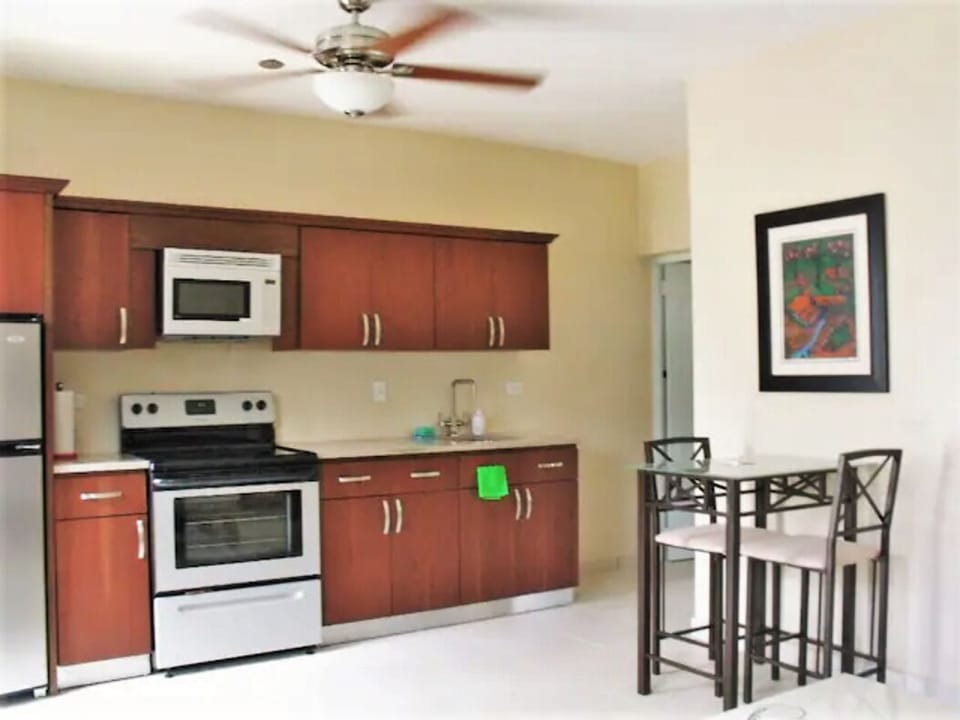 villa second apartment with another full kitchen