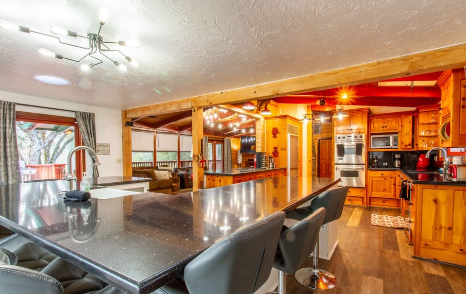 Kitchen and Dinning area