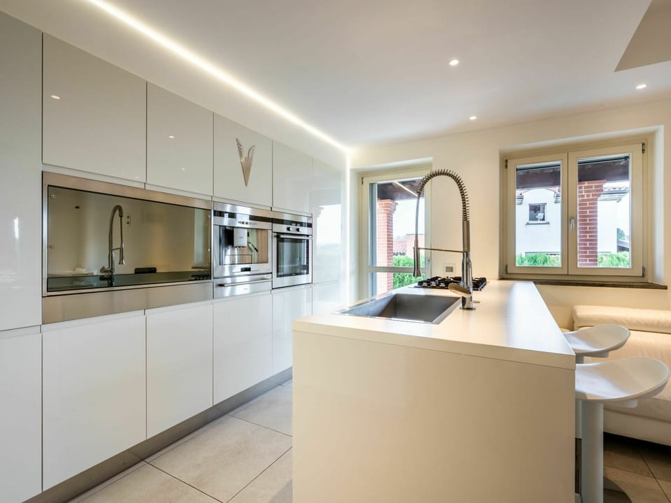 Cabinetry, Countertop, Furniture, Building, Kitchen Appliance, Kitchen, Wood, Home Appliance, Sink, Kitchen Stove