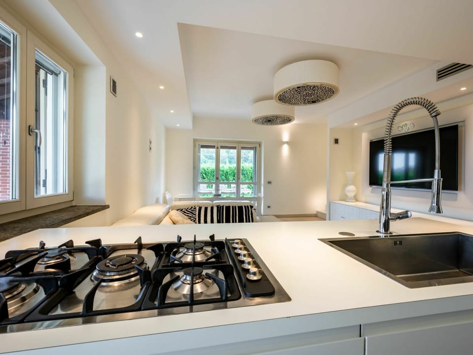 Countertop, Kitchen Sink, Cabinetry, Property, Sink, Gas Stove, Window, Kitchen, Kitchen Stove, Kitchen Appliance