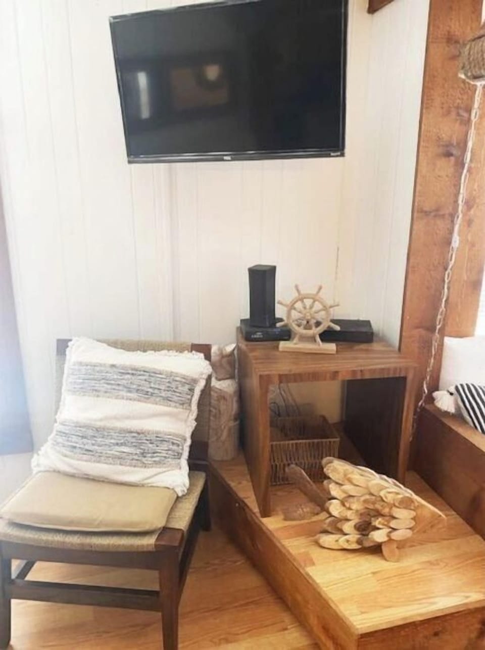 TV and Free Wi Fi