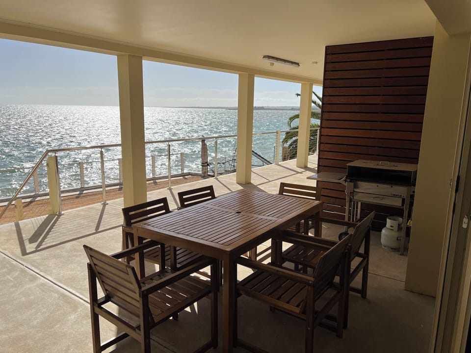 Table Setting Healtie BBQ and Veranda 