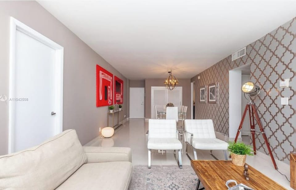 Living / Seating area / Tv viewing.