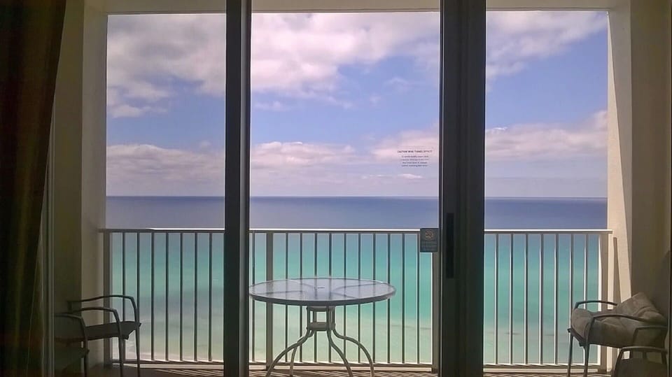 Beautiful views ,beautiful waters off balcony.. Your balcony view from kitchen