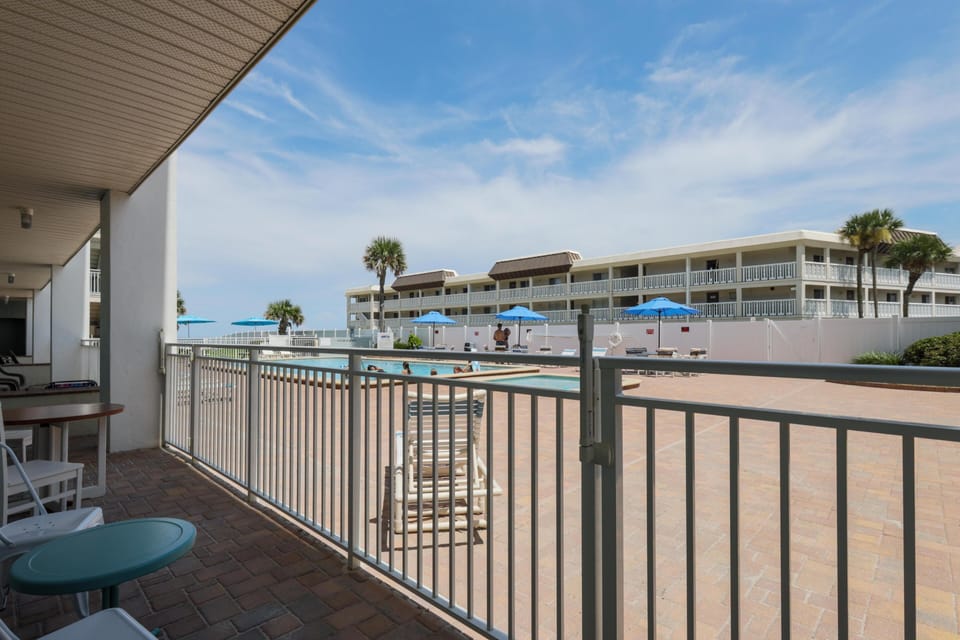 front patio - poolside!
