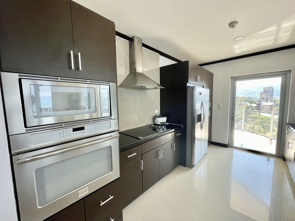 Deluxe appliances