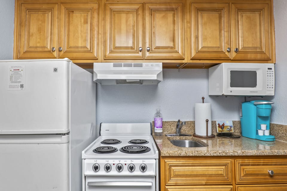 appliances have been updated since photos was taken. 