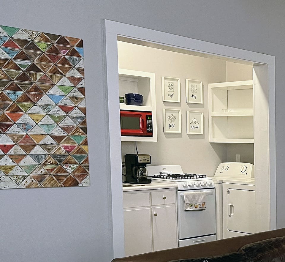 Kitchen with Washer/Dryer