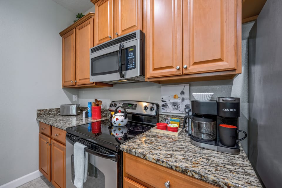 Full kitchen equipped to please all levels of cooking