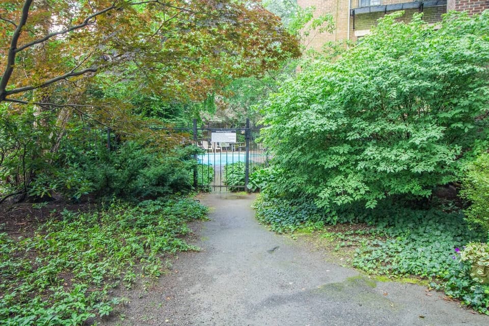 Pathway to pool