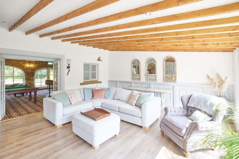 The Arches Country House, Brotton - Host & Stay