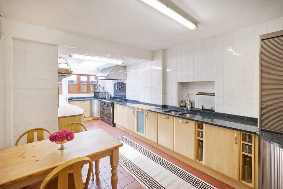 The Arches Country House, Brotton - Host & Stay