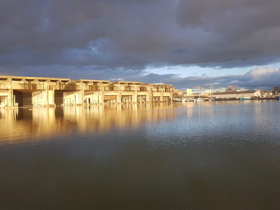 Vue sur la base sous marine