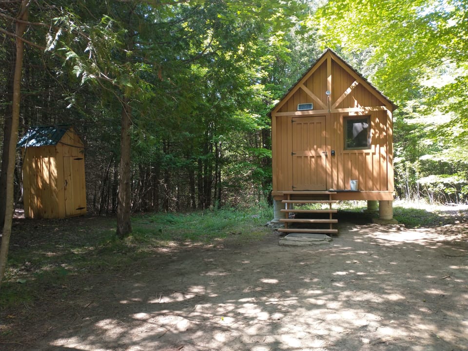 The Naturalist Cabin in Central Frontenac