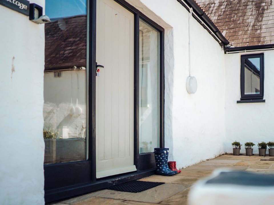 Exterior | Goose Cottage - Celtic Haven Resort, Lydstep, near Tenby