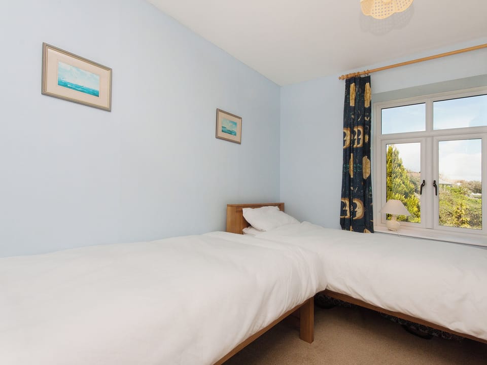 Twin bedroom | Berrystead, Salcombe
