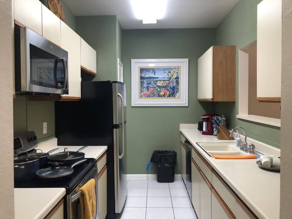 Kitchen Area
*Cooking tools, pans, bows &plates
*Keurig Coffee Maker
* More 