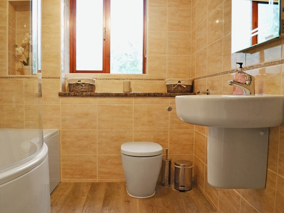 Bathroom | Kim&rsquo;s Retreat, Bowness on Windermere
