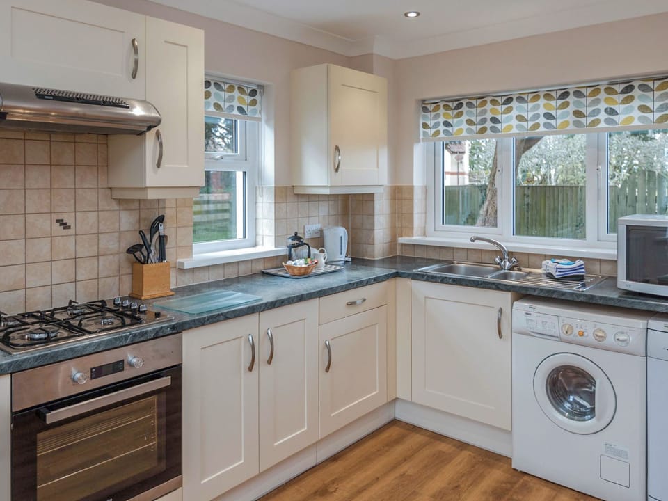 Kitchen | Captain&rsquo;s Lodge - Celtic Haven Resort, Lydstep, near Tenby