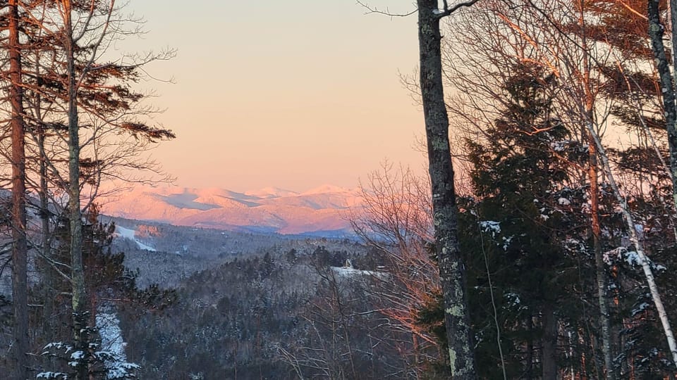Sunrise Maine peak views near Sunday River skiing & hiking trails.