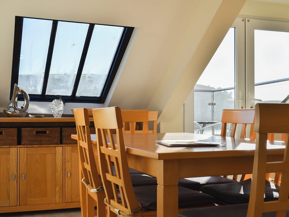Great dining area with lots of natural light | Upper Sheldon House, Salcombe