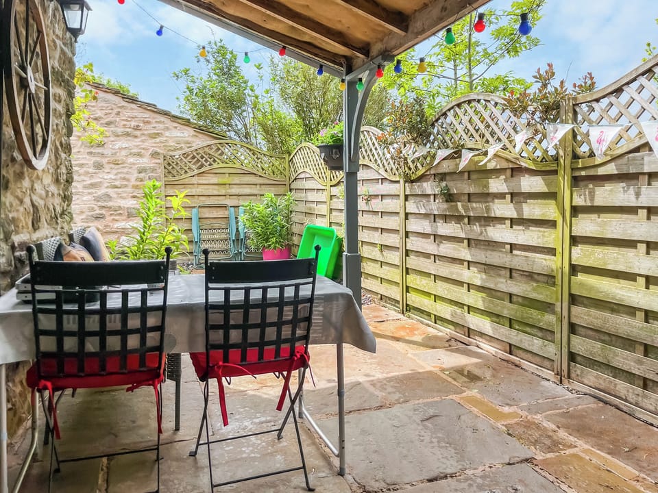 Sitting-out-area | Silk Hill Stables, Whaley Bridge near Buxton