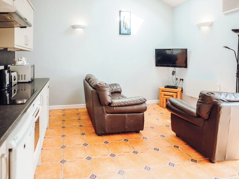 Open plan living space | Gardener&rsquo;s Cottage - Celtic Haven Resort, Lydstep, near Tenby