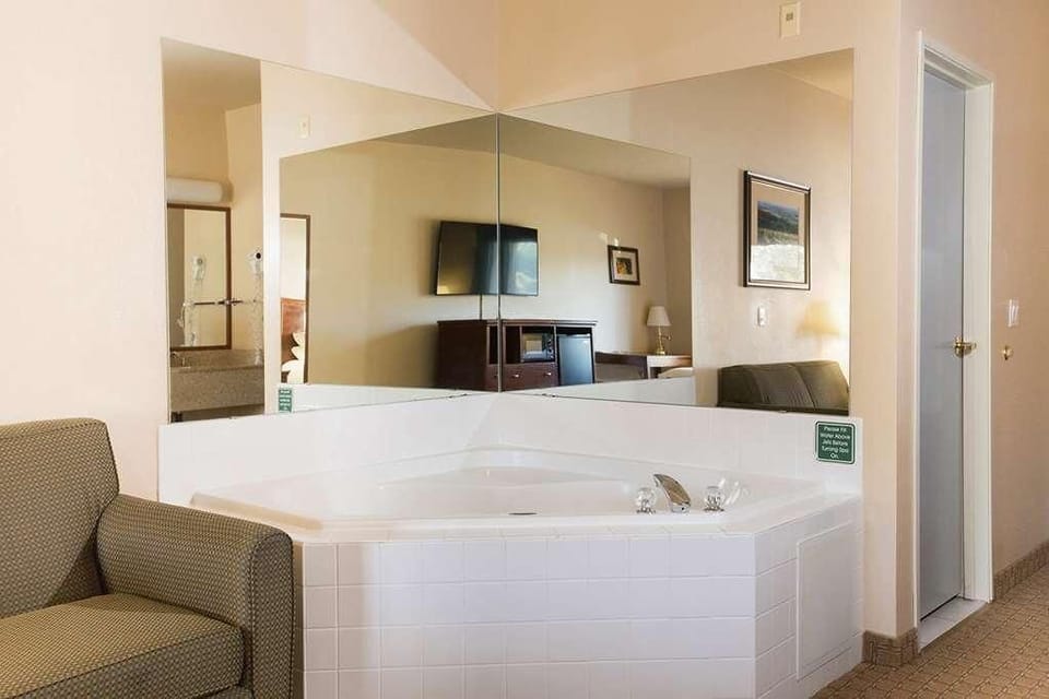 Suite Jetted Tub