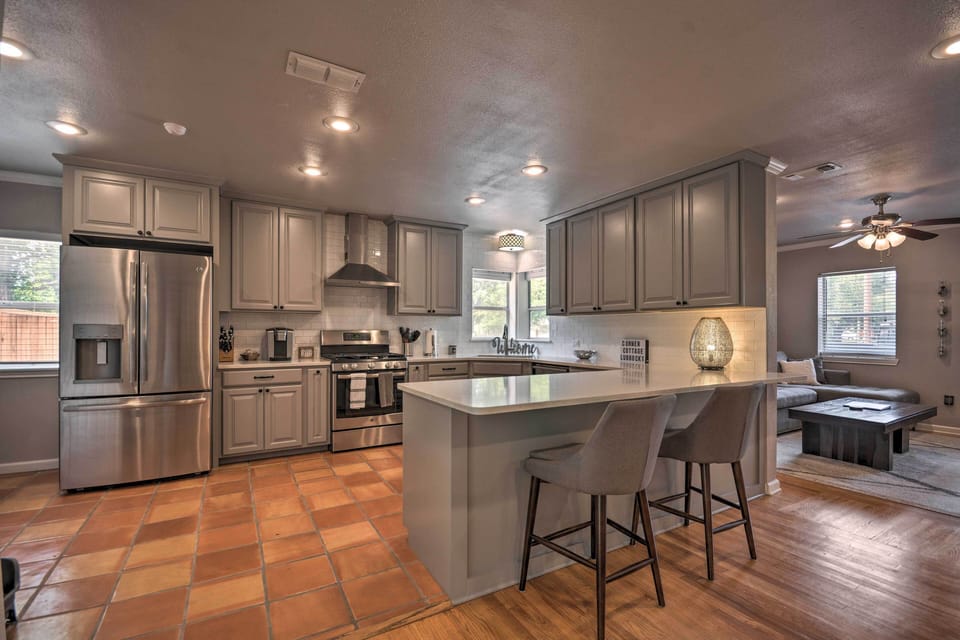 Kitchen | Fully Equipped w/ Cooking Basics