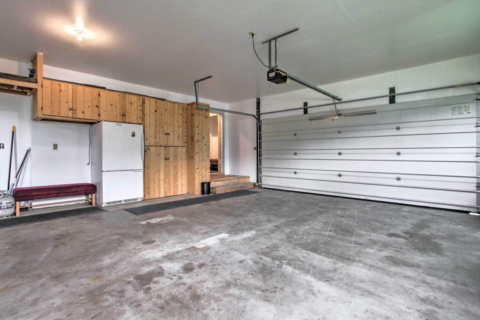 Garage Parking (2 Vehicles)